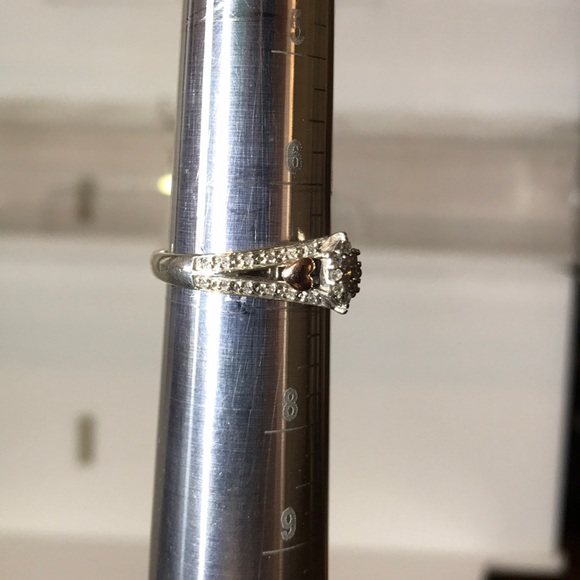 Absolutely beautiful 10k and sterling diamond ring - Picture 5 of 9